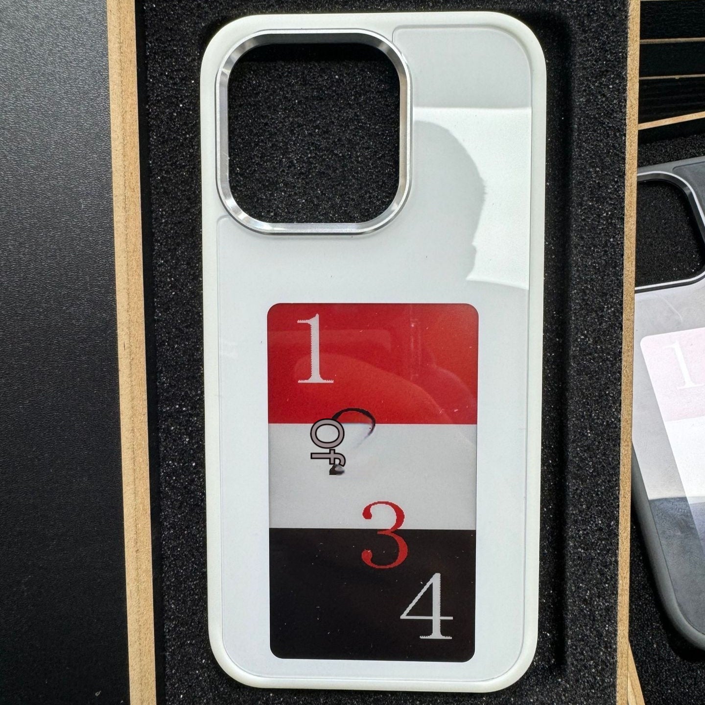 E-ink Phone Case Unlimited Screen Projection